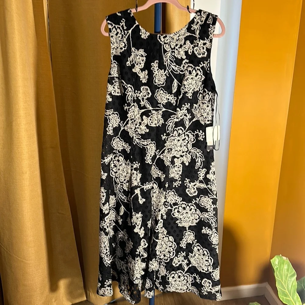 Dress - Picture 1 of 2